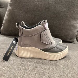 New Sorel Out N About IV Waterproof Duck Boot - Kids 12y